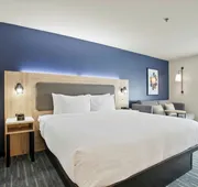City Express by Marriott Duluth hotel detail image 5