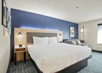 City Express by Marriott Duluth hotel thumbnail 5