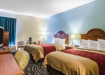 Econo Lodge Darien hotel thumbnail 8
