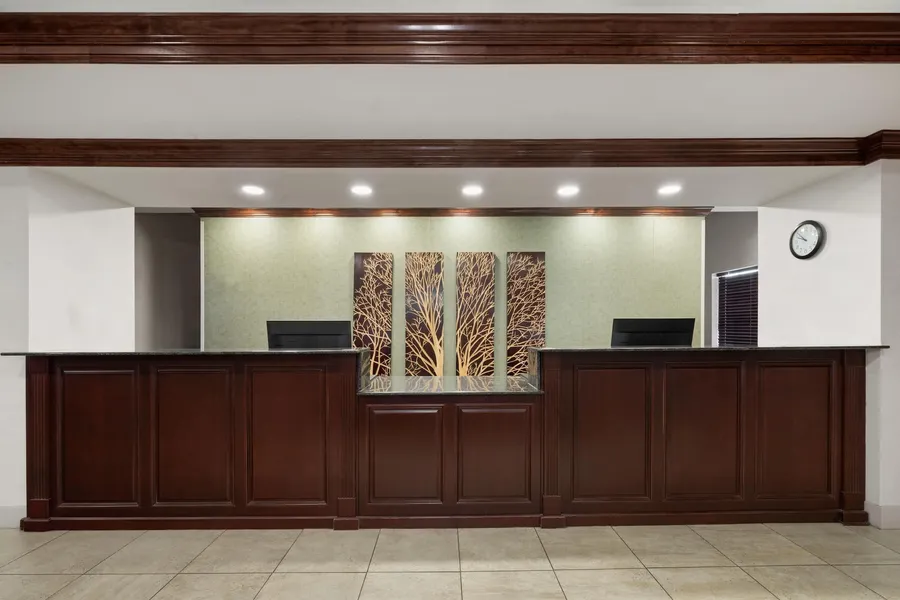 La Quinta Inn & Suites by Wyndham Savannah Airport - Pooler hotel detail image 2