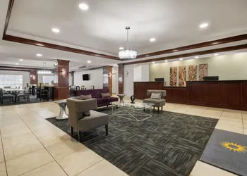La Quinta Inn & Suites by Wyndham Savannah Airport - Pooler hotel thumbnail 3