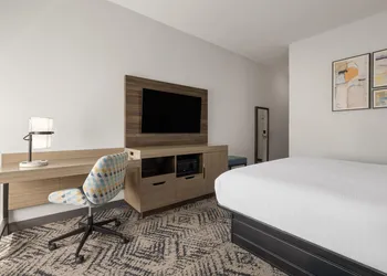 La Quinta Inn & Suites by Wyndham Savannah Airport - Pooler hotel thumbnail 8