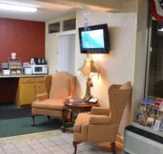 Super 8 by Wyndham Tifton hotel detail image 4