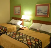 Super 8 by Wyndham Tifton hotel detail image 7