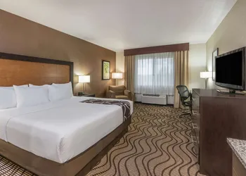 La Quinta Inn & Suites by Wyndham Idaho Falls/Ammon hotel thumbnail 5