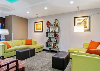 La Quinta Inn & Suites by Wyndham Paducah hotel thumbnail 5