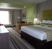 La Quinta Inn & Suites by Wyndham Paducah hotel detail image 7