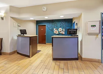 La Quinta Inn & Suites by Wyndham South Bend hotel thumbnail 6