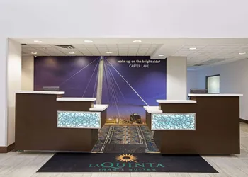 La Quinta Inn & Suites by Wyndham Omaha Airport Downtown hotel thumbnail 2