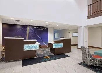 La Quinta Inn & Suites by Wyndham Omaha Airport Downtown hotel thumbnail 3