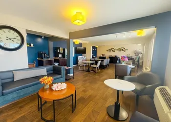 Red Lion Inn & Suites Junction City hotel thumbnail 3