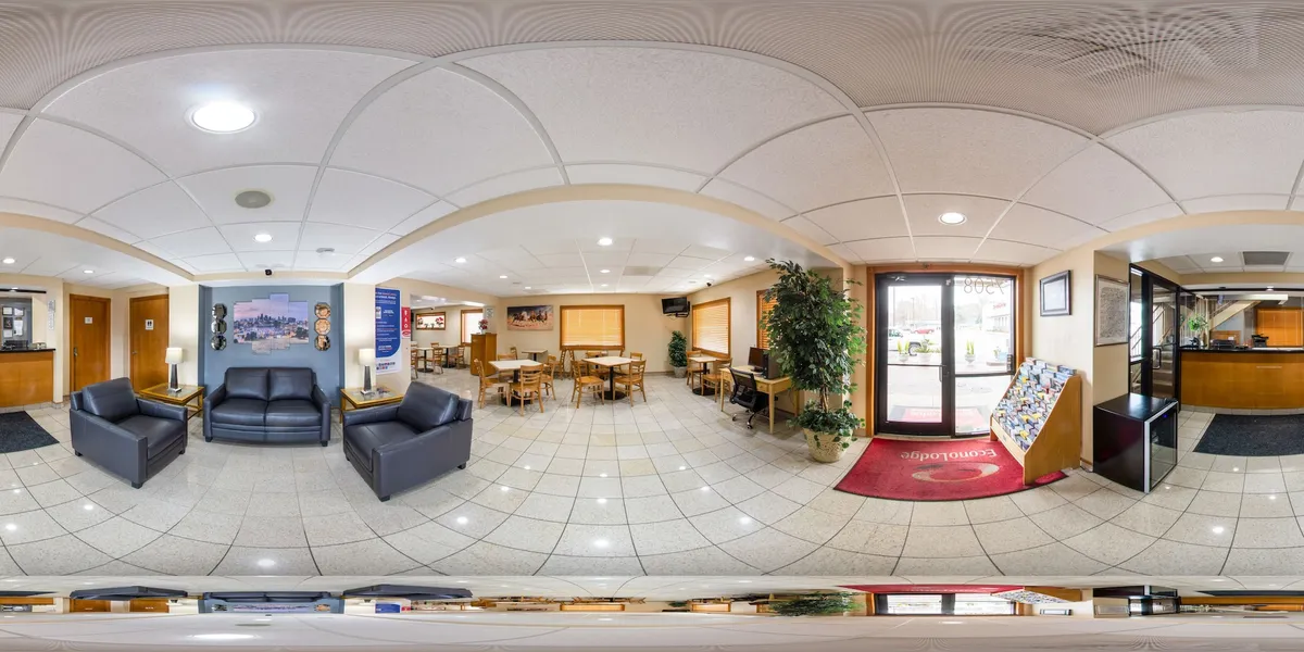 Econo Lodge Inn & Suites I-35 at Shawnee Mission hotel detail image 2