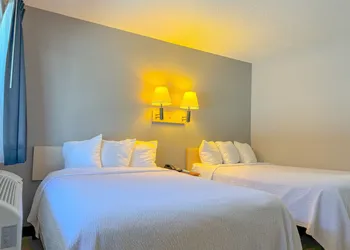 Super 7 Motel hotel thumbnail 5