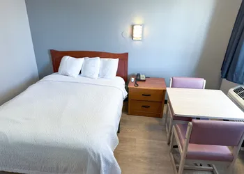 Super 7 Motel hotel thumbnail 8
