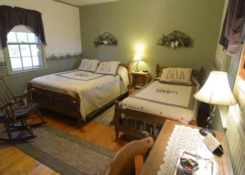 Alamoosook Lakeside Inn hotel thumbnail 2