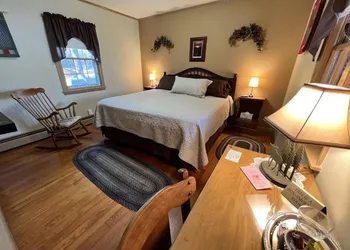 Alamoosook Lakeside Inn hotel thumbnail 6
