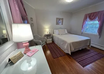 Alamoosook Lakeside Inn hotel thumbnail 7