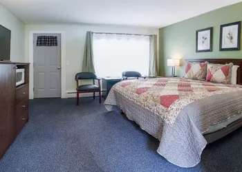 Acadia Pines Motel hotel thumbnail 3