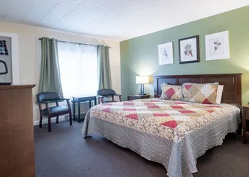 Acadia Pines Motel hotel thumbnail 8