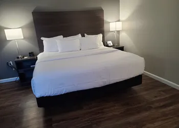 Comfort Inn Boston Milford hotel thumbnail 4