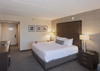 Crowne Plaza Suites MSP Airport - Mall of America by IHG hotel thumbnail 7