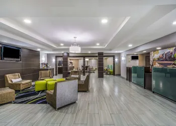 La Quinta Inn & Suites by Wyndham Canton MS hotel thumbnail 3
