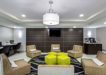 La Quinta Inn & Suites by Wyndham Canton MS hotel thumbnail 4