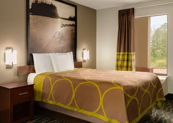 Super 8 by Wyndham Pearl/Jackson Airport hotel thumbnail 4