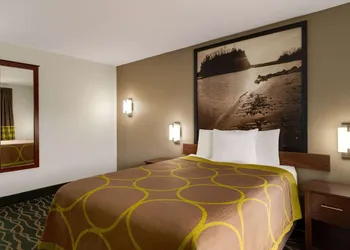 Super 8 by Wyndham Pearl/Jackson Airport hotel thumbnail 6