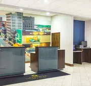 La Quinta Inn & Suites by Wyndham Joplin hotel detail image 3