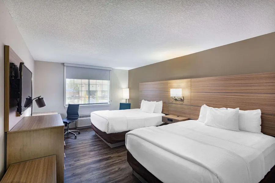 La Quinta Inn & Suites by Wyndham Joplin hotel detail image 6