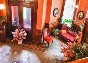 Whiskey Mansion hotel thumbnail 2