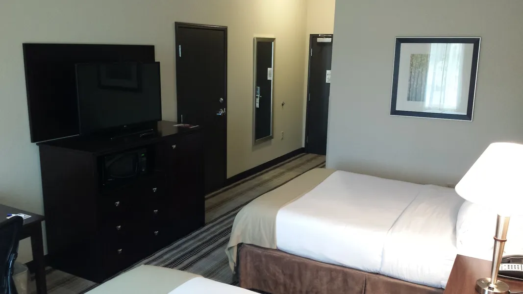 Holiday Inn Express & Suites Nevada by IHG hotel detail image 6