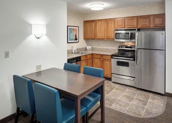 Residence Inn by Marriott Kansas City Country Club Plaza hotel thumbnail 7