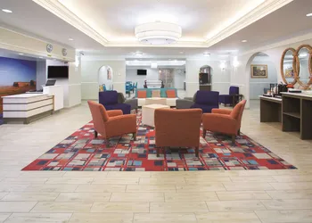 La Quinta Inn & Suites by Wyndham Gallup hotel thumbnail 4
