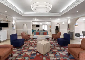 La Quinta Inn & Suites by Wyndham Gallup hotel thumbnail 7