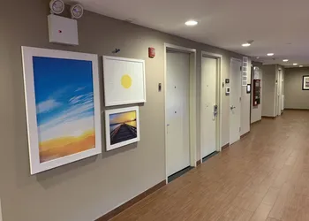 Days Inn by Wyndham Brooklyn Borough Park hotel thumbnail 2