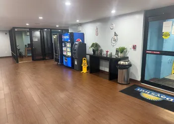 Days Inn by Wyndham Brooklyn Borough Park hotel thumbnail 3