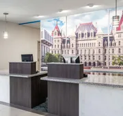 La Quinta Inn & Suites by Wyndham Latham Albany Airport hotel detail image 3