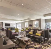La Quinta Inn & Suites by Wyndham Cincinnati Sharonville hotel detail image 5