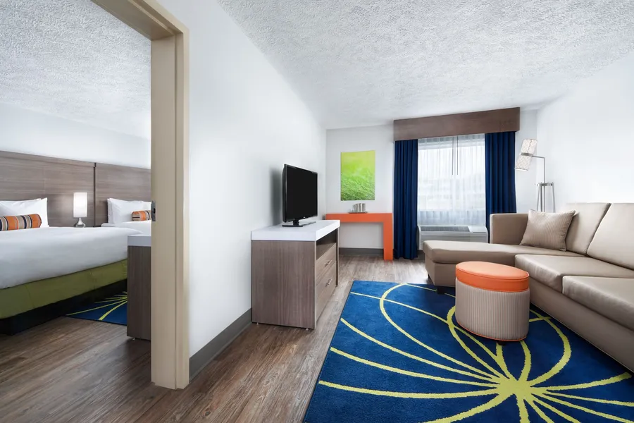 Hotel Indigo Cleveland-Beachwood by IHG hotel detail image 2