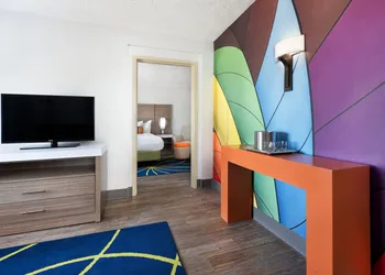 Hotel Indigo Cleveland-Beachwood by IHG hotel thumbnail 4
