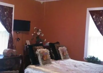 Six Acres Bed & Breakfast hotel thumbnail 5