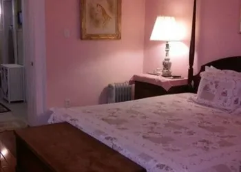 Six Acres Bed & Breakfast hotel thumbnail 8