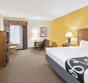 La Quinta Inn & Suites by Wyndham Lawton / Fort Sill hotel detail image 5