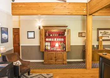 Pine Ridge Inn hotel thumbnail 2