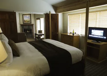Pine Ridge Inn hotel thumbnail 4