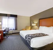 La Quinta Inn & Suites by Wyndham Harrisburg Airport Hershey hotel detail image 7
