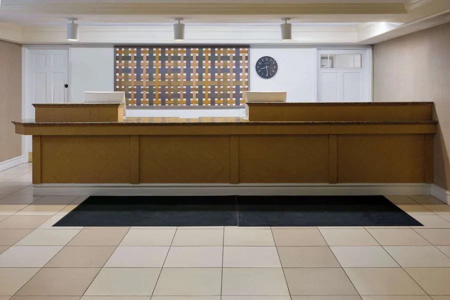 La Quinta Inn by Wyndham Pittsburgh Airport hotel detail image 2