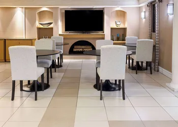 La Quinta Inn by Wyndham Pittsburgh Airport hotel thumbnail 5